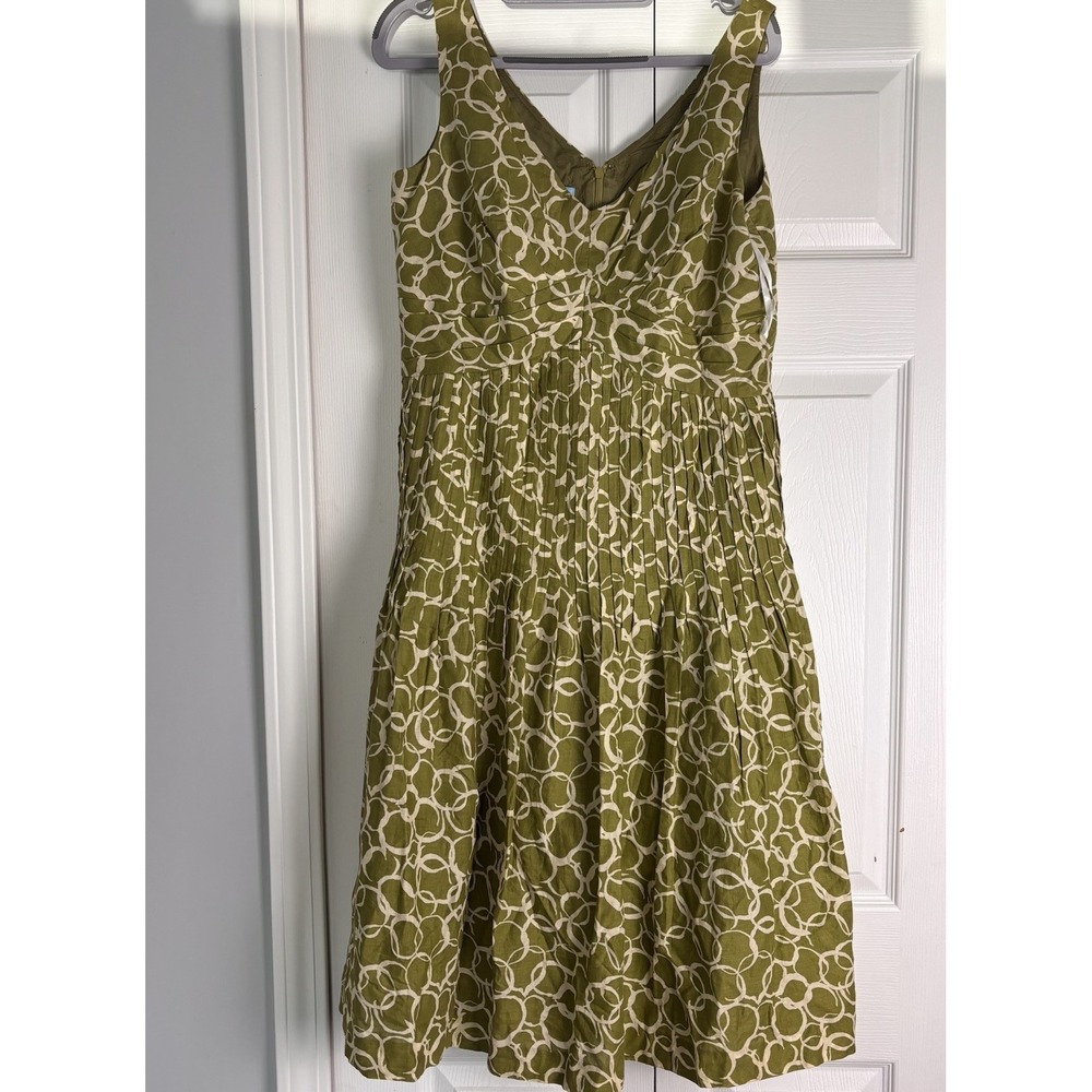Maggie Boutique Suzy Chin 10 Fit Flare Green Cream Patterned Pleated Midi Dress